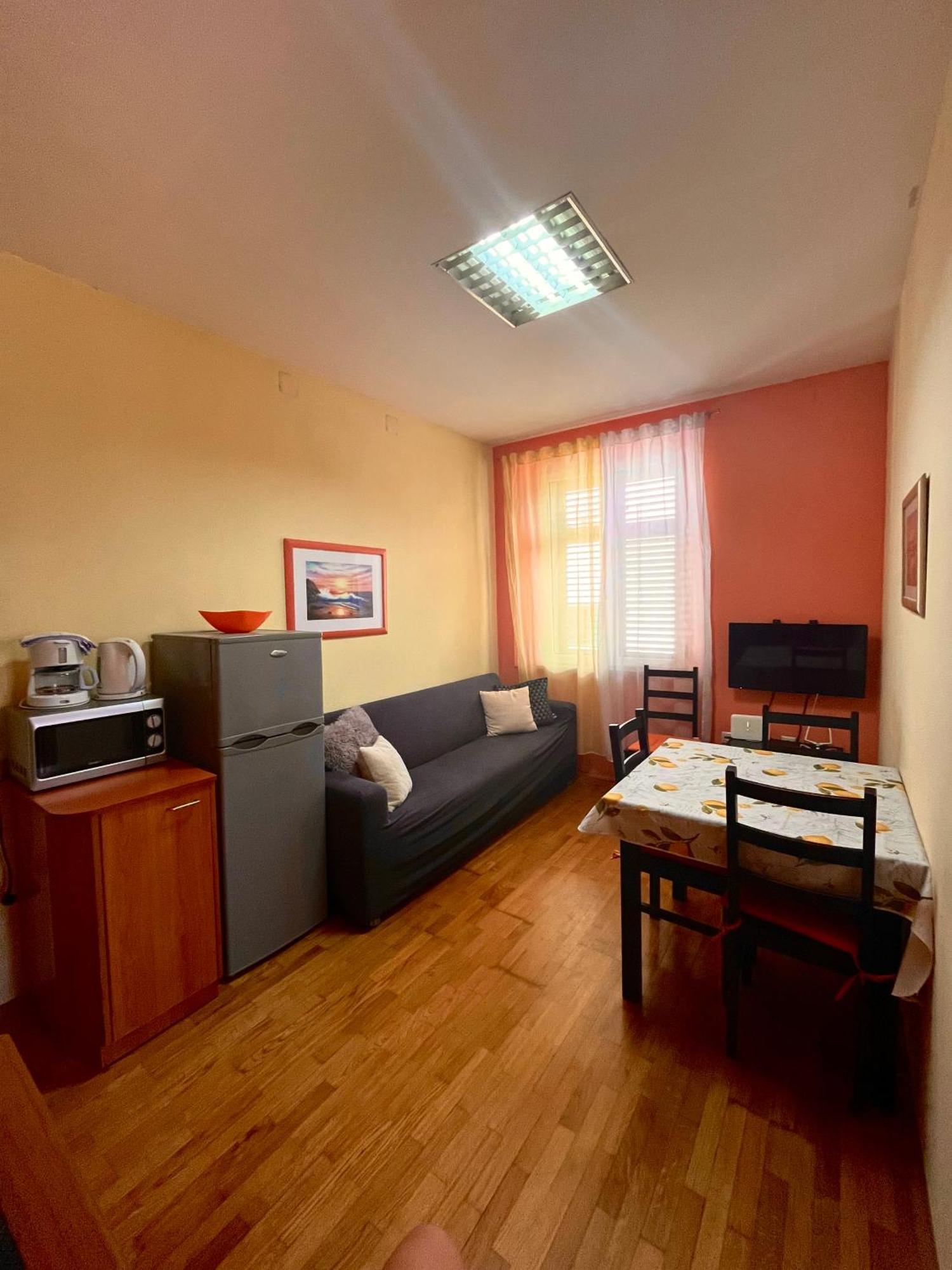Apartment Varnica Spalato Esterno foto